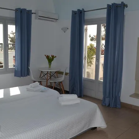Atrium 4*