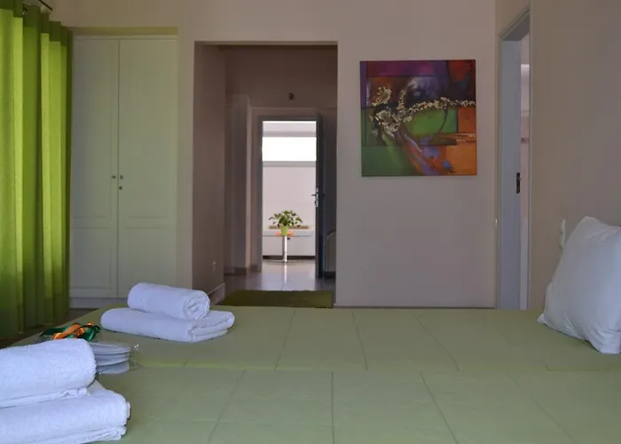 Atrium Fira (Santorini)