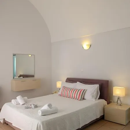 Atrium בית הארחה 4*