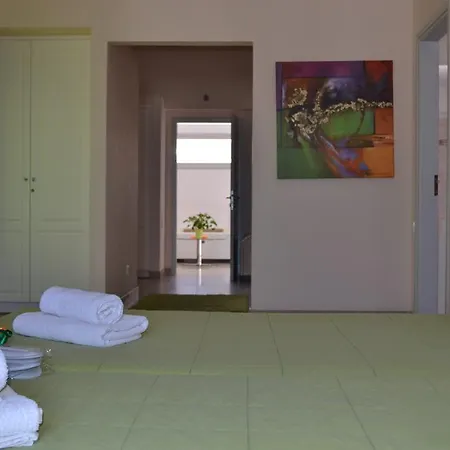 Atrium סנטוריני